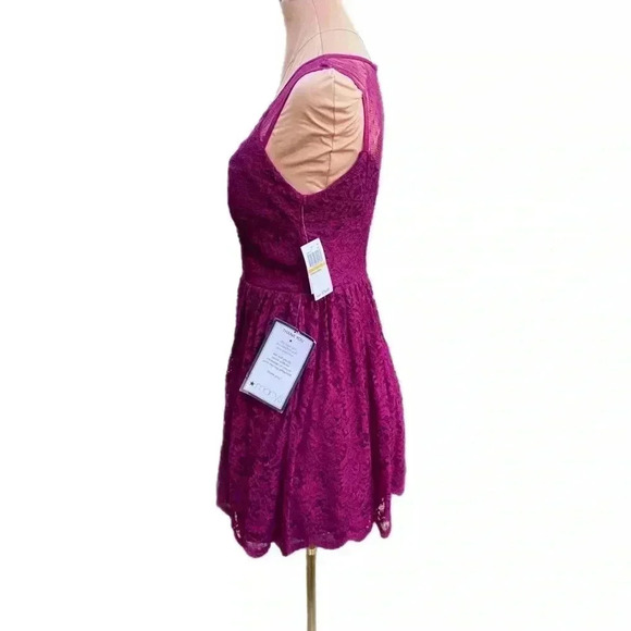 CITY STUDIO Mini Dress Sz 7 (Small) Lace Burgundy Sleeveless Fit Flare NWT - Picture 5 of 16